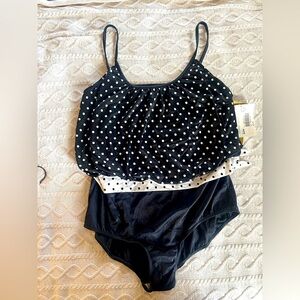 Sunbird One Piece Black & White Swimsuit Women’s size 24W